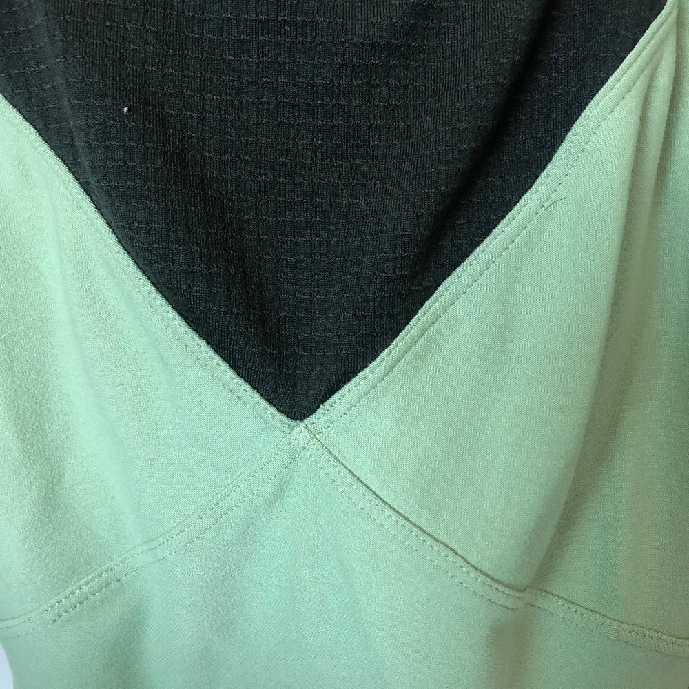 Nike FIT DRY Green Razorback Tank - Picture 4 of 5
